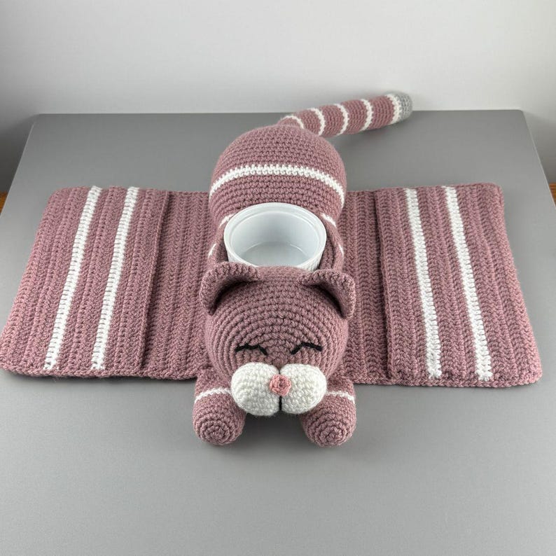Crochet pattern adorable Cat Sofa Organizer, English US Terms & Swedish