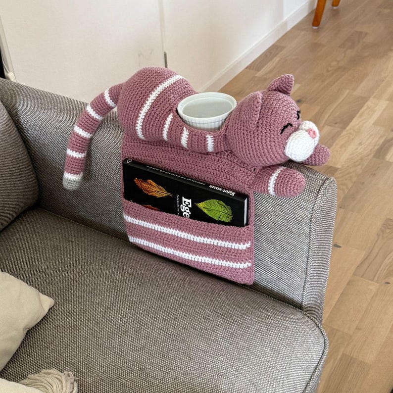 Crochet pattern adorable Cat Sofa Organizer, English US Terms & Swedish